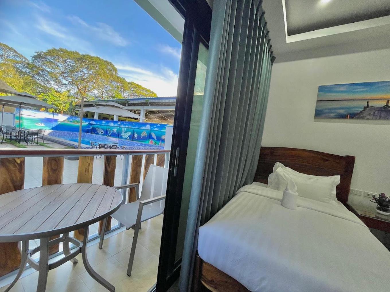 Ocean Star Hotel 科隆 外观 照片