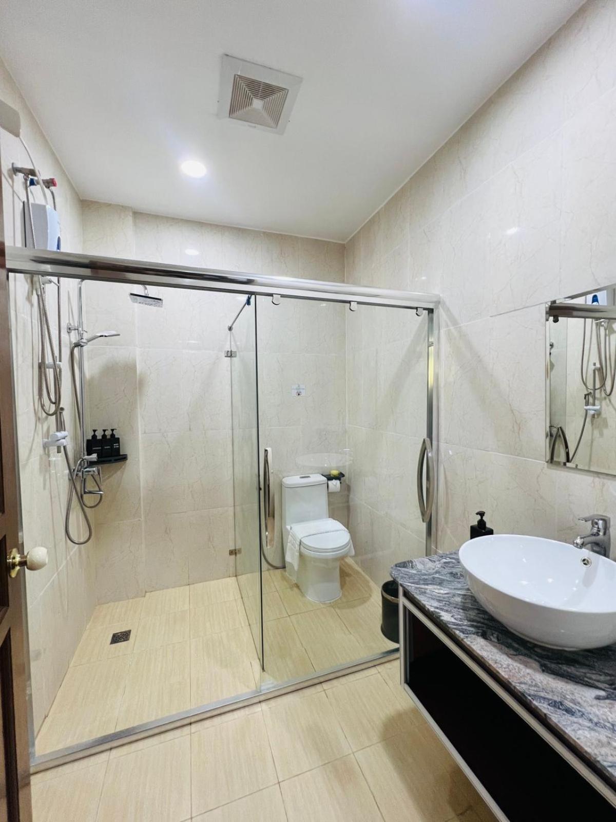 Ocean Star Hotel 科隆 外观 照片